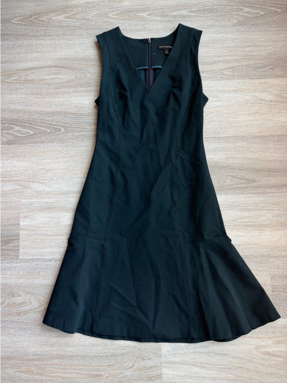 Banana Republic Black Sleeveless V-Neck Midi Dress